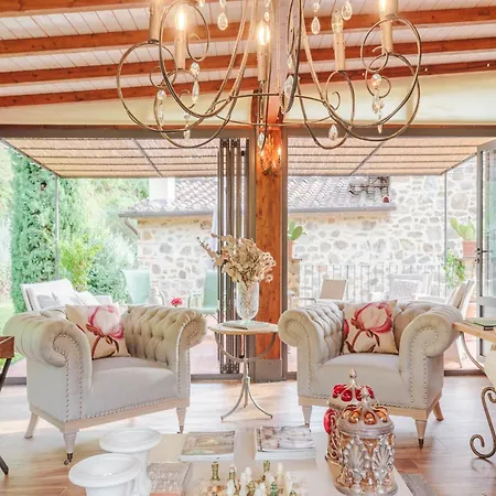With Shared Pool In San Rocco Villa Lamporecchio