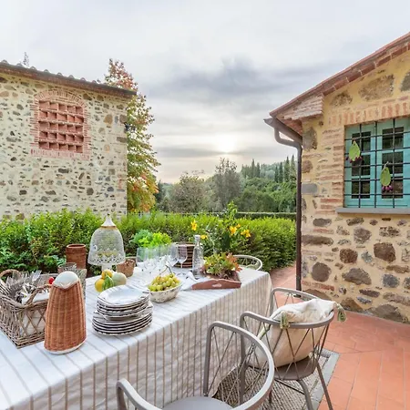 Villa With Shared Pool In San Rocco *