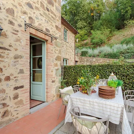 Villa With Shared Pool In San Rocco Lamporecchio