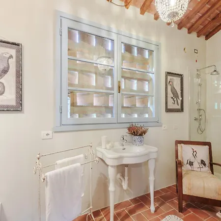 Villa With Shared Pool In San Rocco *