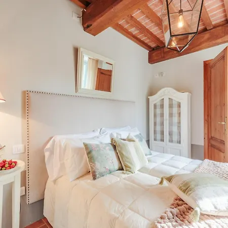 With Shared Pool In San Rocco Lamporecchio