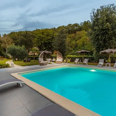 With Shared Pool In San Rocco Villa Lamporecchio