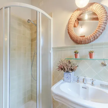 Villa With Shared Pool In San Rocco *
