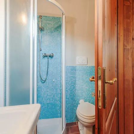 别墅 With Shared Pool In San Rocco *