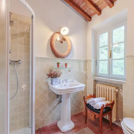 With Shared Pool In San Rocco 别墅